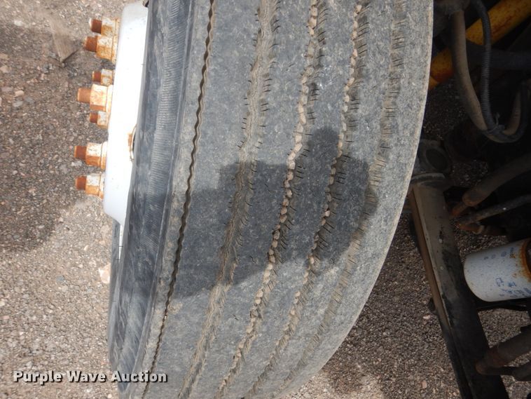 image for item GW9924 2000 GMC 6500  box truck