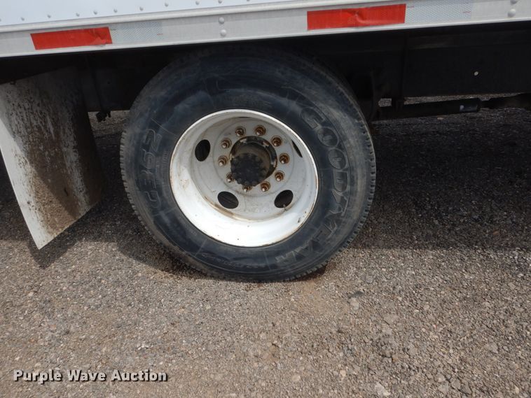 image for item GW9924 2000 GMC 6500  box truck