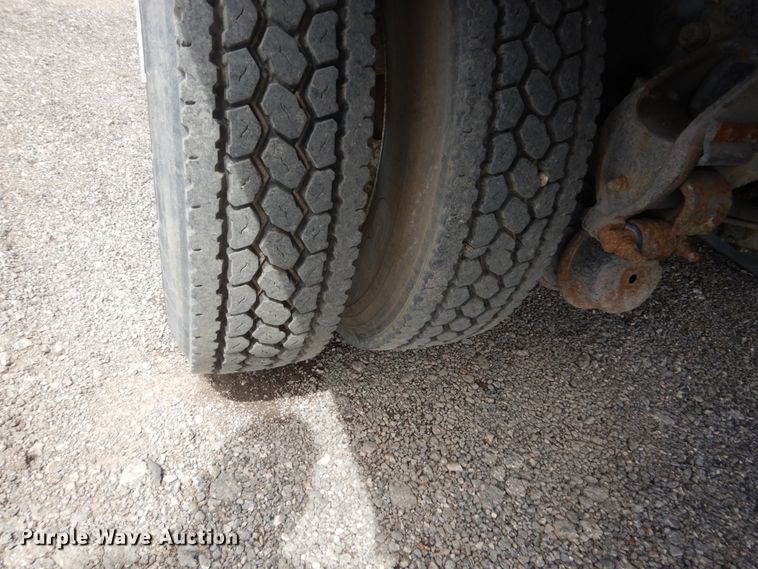 image for item GW9924 2000 GMC 6500  box truck