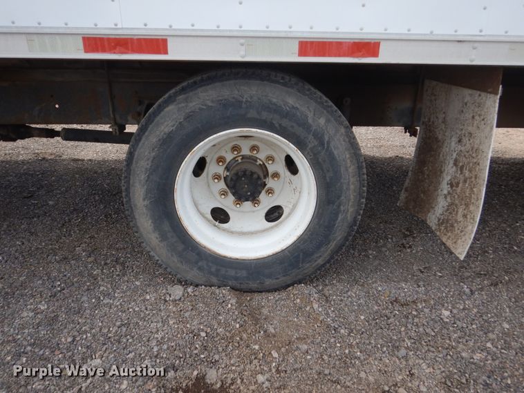 image for item GW9924 2000 GMC 6500  box truck