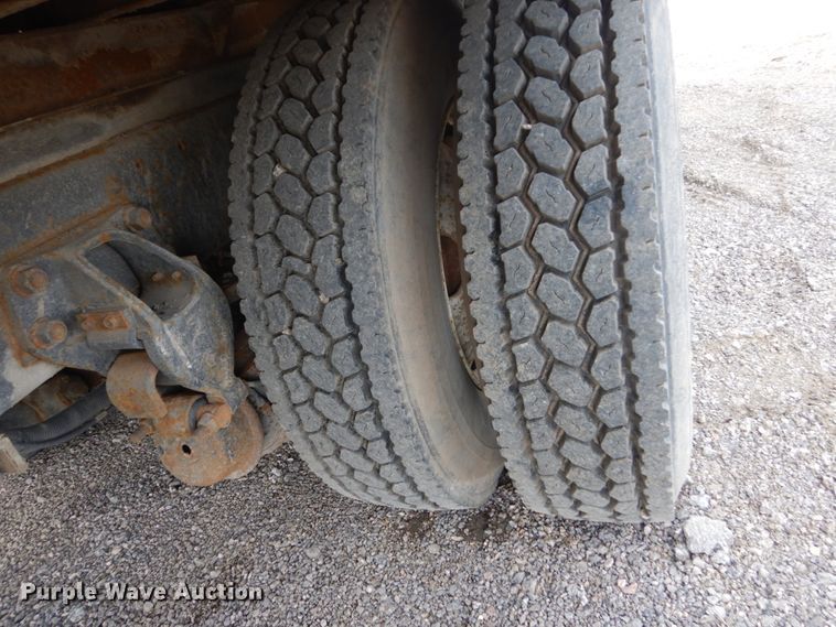 image for item GW9924 2000 GMC 6500  box truck