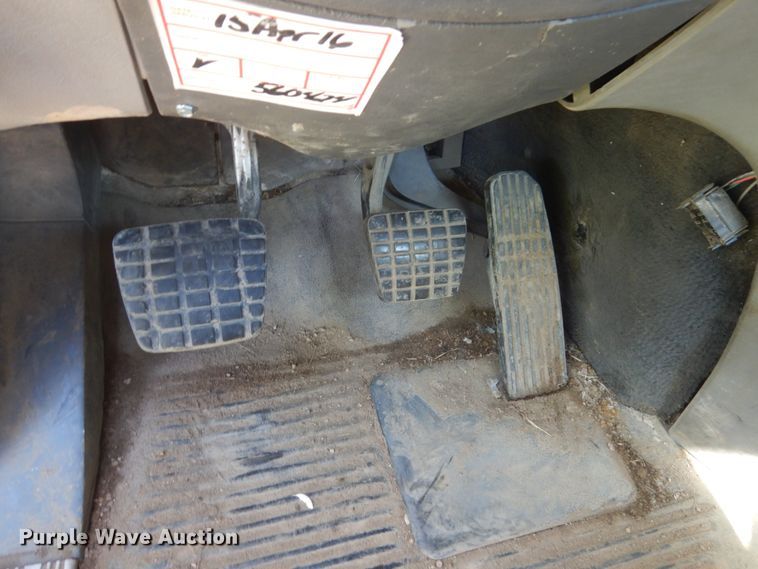 image for item GW9957 2005 Freightliner Columbia  semi truck