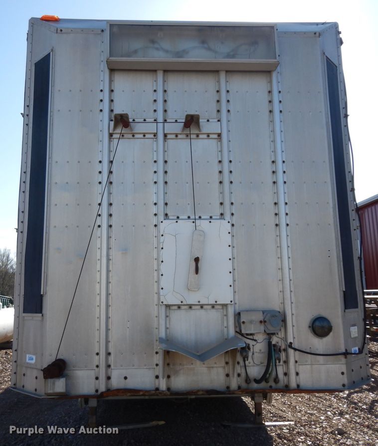 image for item GY9014 2001 Barrett livestock trailer