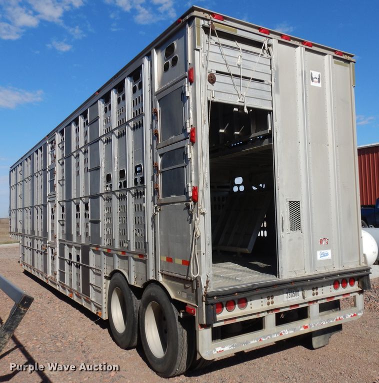 image for item GY9014 2001 Barrett livestock trailer