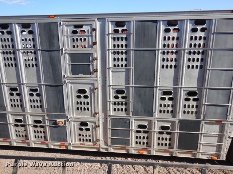 image for item GY9014 2001 Barrett livestock trailer