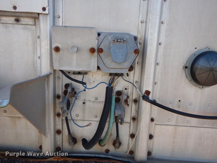 image for item GY9014 2001 Barrett livestock trailer