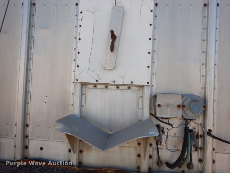 image for item GY9014 2001 Barrett livestock trailer