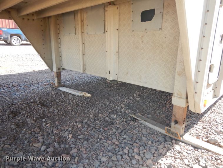 image for item GY9014 2001 Barrett livestock trailer