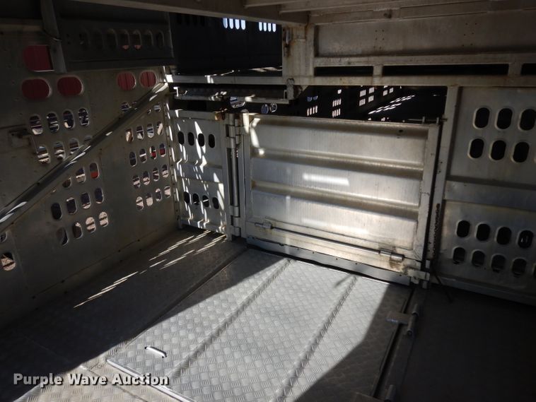 image for item GY9014 2001 Barrett livestock trailer