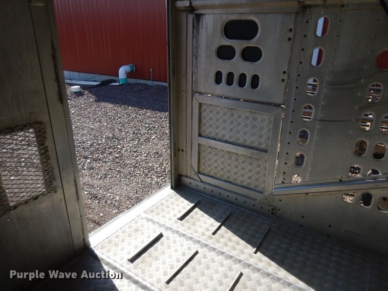 image for item GY9014 2001 Barrett livestock trailer