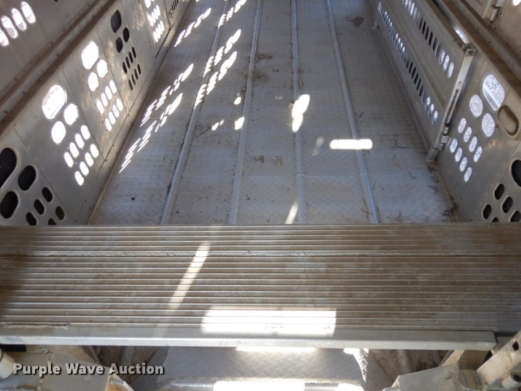 image for item GY9014 2001 Barrett livestock trailer