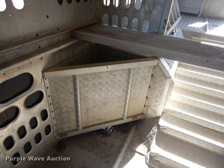 image for item GY9014 2001 Barrett livestock trailer