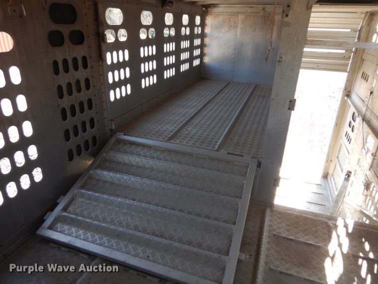 image for item GY9014 2001 Barrett livestock trailer