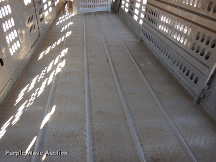 image for item GY9014 2001 Barrett livestock trailer