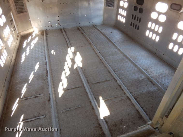 image for item GY9014 2001 Barrett livestock trailer