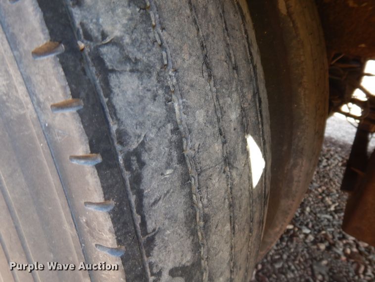 image for item GY9014 2001 Barrett livestock trailer