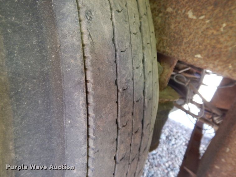 image for item GY9014 2001 Barrett livestock trailer