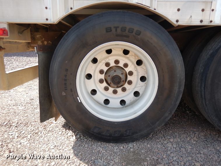 image for item GY9014 2001 Barrett livestock trailer