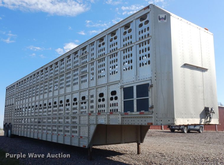 image for item GY9015 2007 Barrett livestock trailer