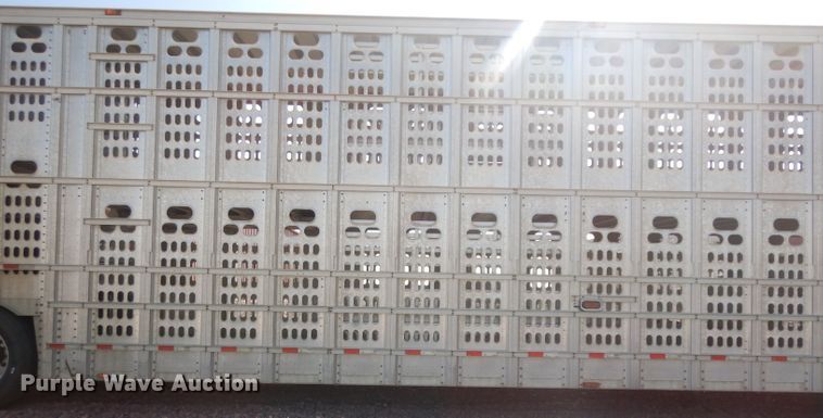 image for item GY9015 2007 Barrett livestock trailer