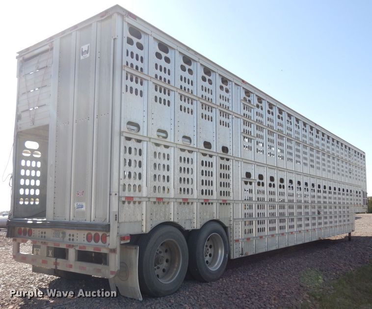 image for item GY9015 2007 Barrett livestock trailer