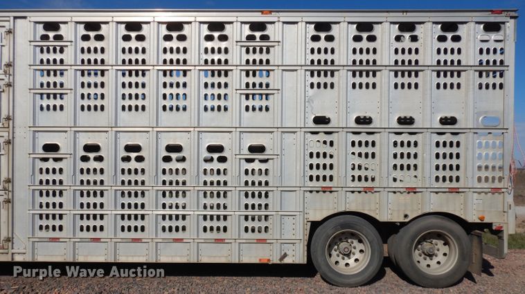 image for item GY9015 2007 Barrett livestock trailer