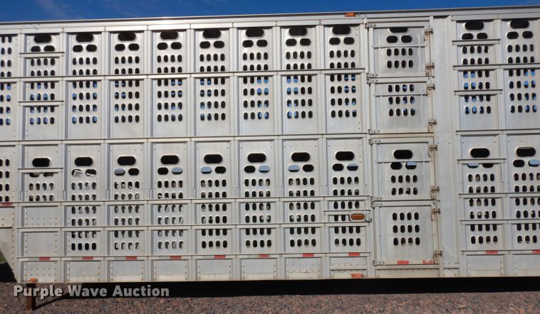 image for item GY9015 2007 Barrett livestock trailer