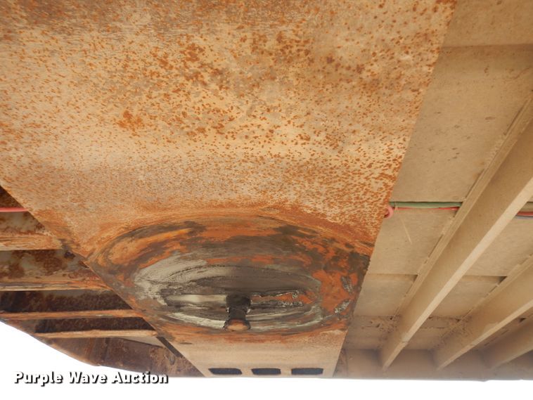 image for item GY9015 2007 Barrett livestock trailer