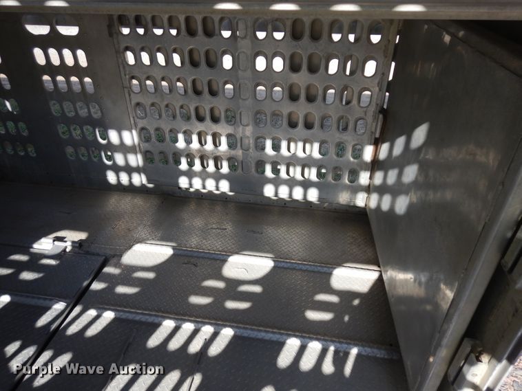 image for item GY9015 2007 Barrett livestock trailer