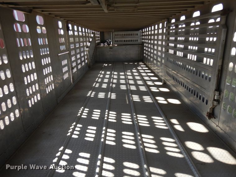 image for item GY9015 2007 Barrett livestock trailer