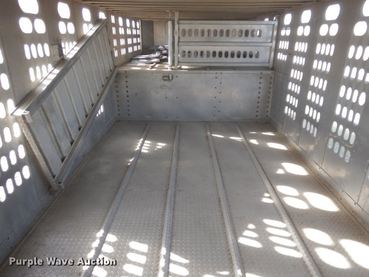 image for item GY9015 2007 Barrett livestock trailer