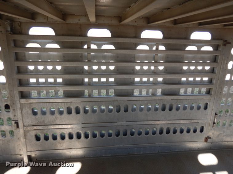 image for item GY9015 2007 Barrett livestock trailer