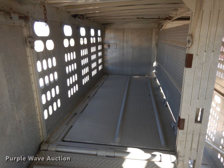 image for item GY9015 2007 Barrett livestock trailer