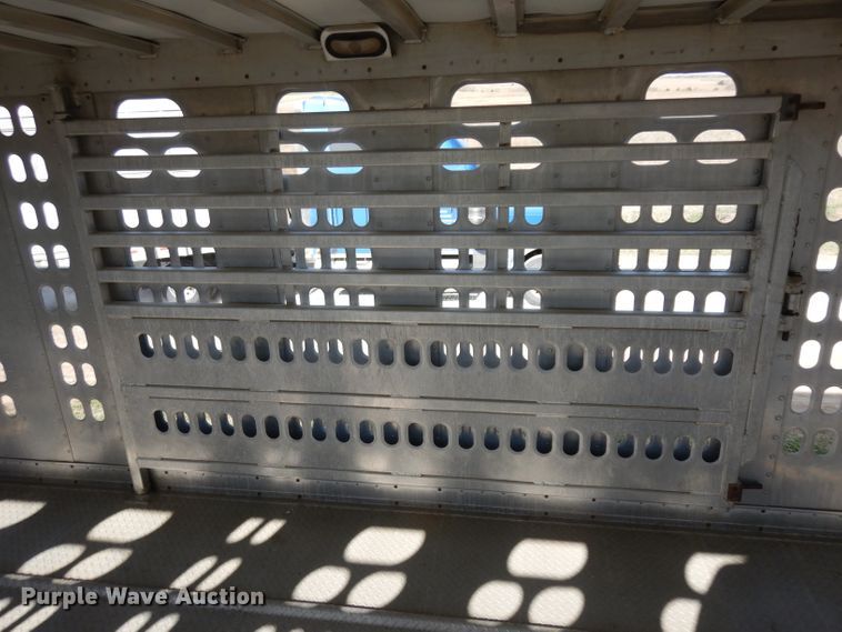 image for item GY9015 2007 Barrett livestock trailer