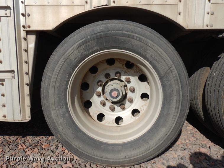 image for item GY9015 2007 Barrett livestock trailer