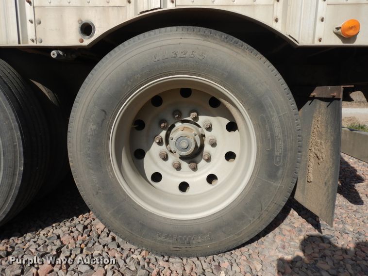 image for item GY9015 2007 Barrett livestock trailer