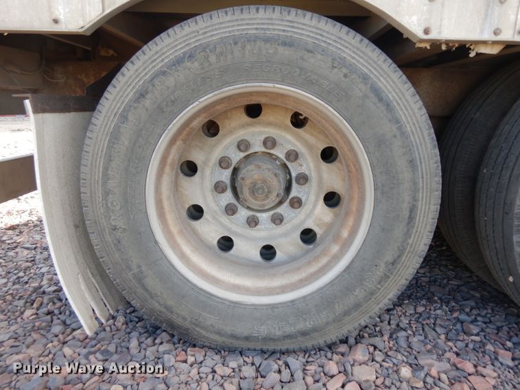 image for item GY9015 2007 Barrett livestock trailer