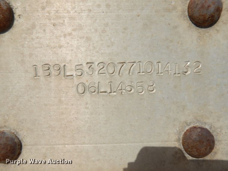 image for item GY9015 2007 Barrett livestock trailer