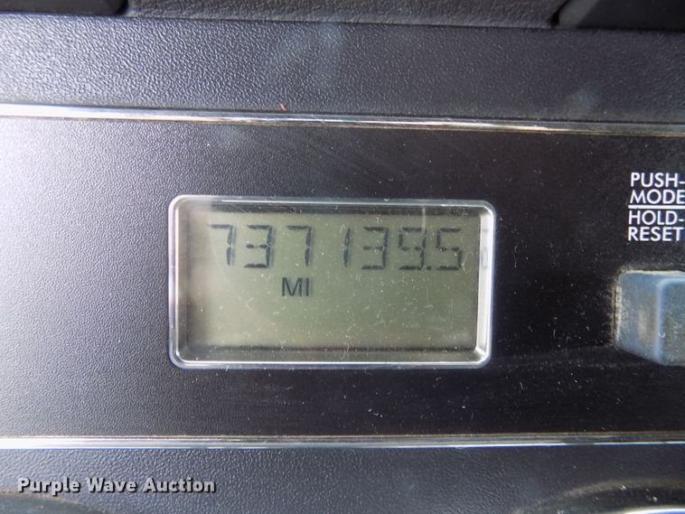 image for item H1469 2012 Freightliner Cascadia  semi truck