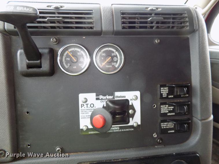 image for item H1469 2012 Freightliner Cascadia  semi truck