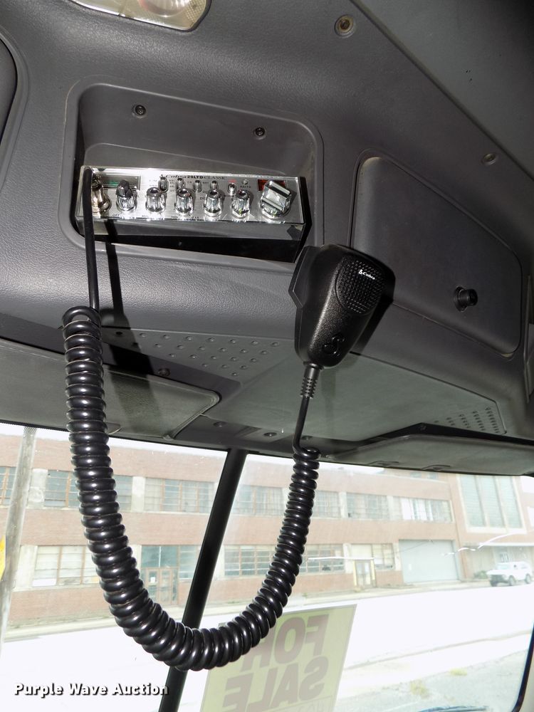 image for item H1469 2012 Freightliner Cascadia  semi truck