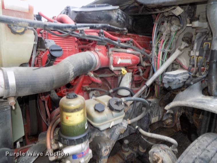 image for item H1469 2012 Freightliner Cascadia  semi truck