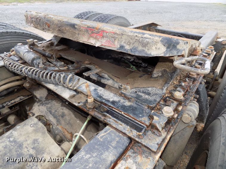 image for item H1469 2012 Freightliner Cascadia  semi truck