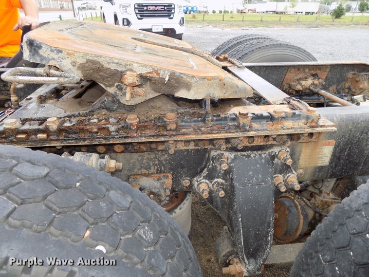 image for item H1469 2012 Freightliner Cascadia  semi truck