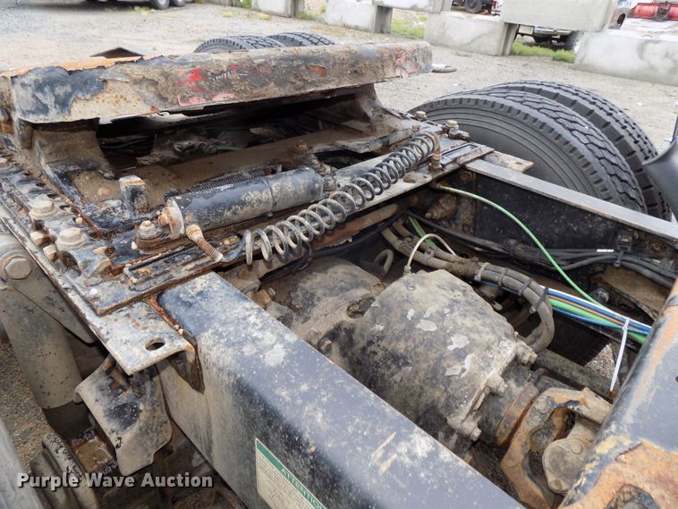 image for item H1469 2012 Freightliner Cascadia  semi truck