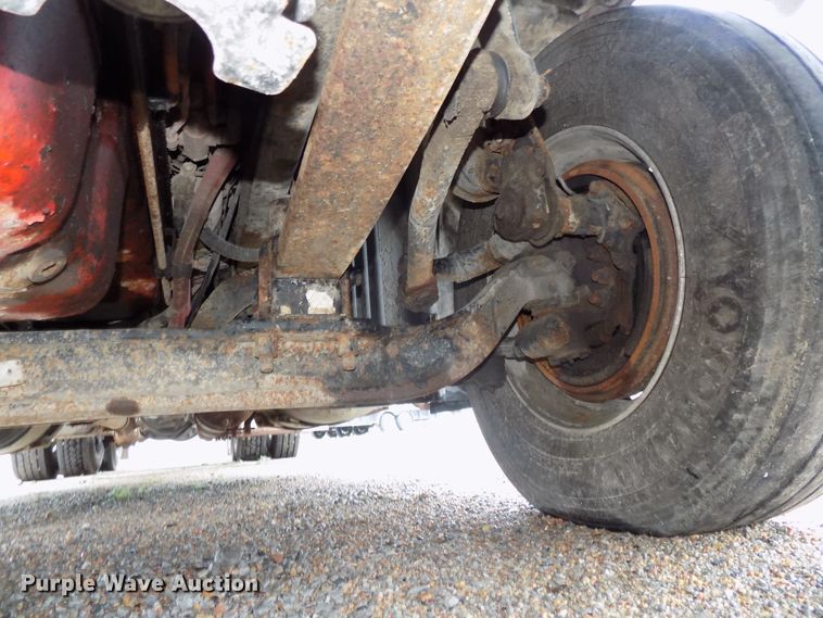 image for item H1469 2012 Freightliner Cascadia  semi truck