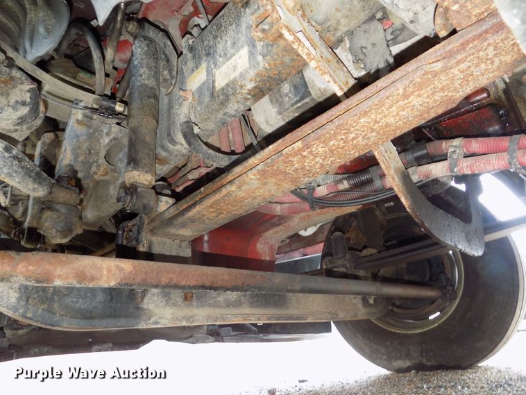 image for item H1469 2012 Freightliner Cascadia  semi truck