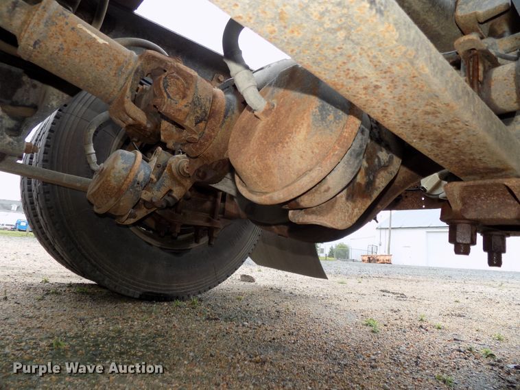 image for item H1469 2012 Freightliner Cascadia  semi truck