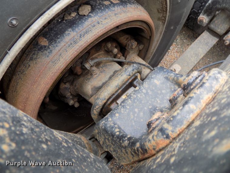 image for item H1469 2012 Freightliner Cascadia  semi truck