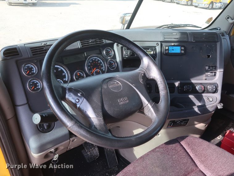 image for item HA9100 2017 Freightliner Cascadia 125  semi truck